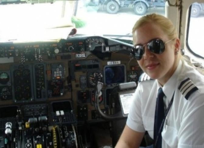 Nuria Estebez – Piloto de avión
